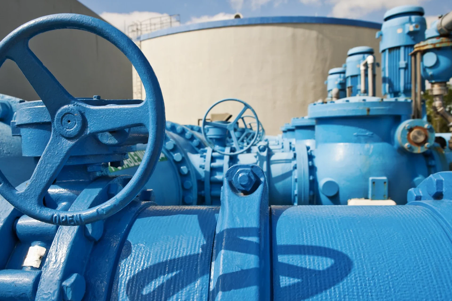 Industrial gate valves water metres management